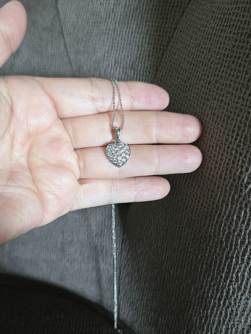 Ava Ro🚣 Silver🤍 Pave Heart❤ Pendant Necklace - Picture 5 of 16